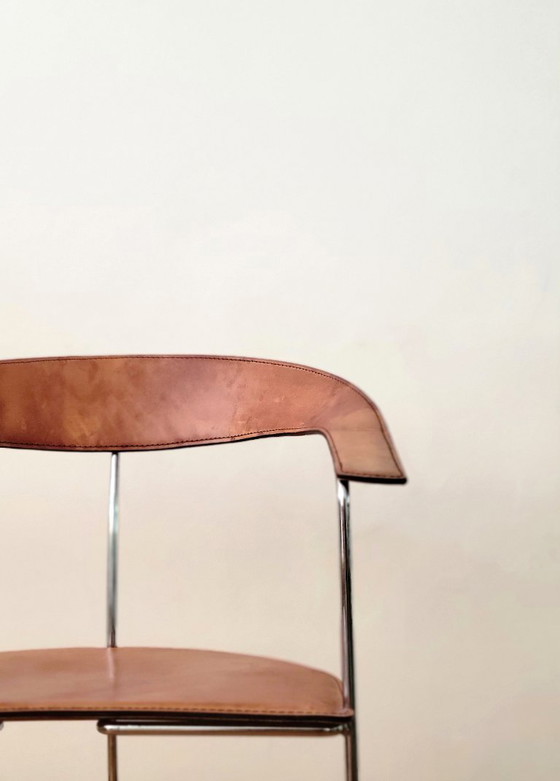 Image 1 of Sedia postmoderna Arrben Ursula in pelle color cognac e cromo.