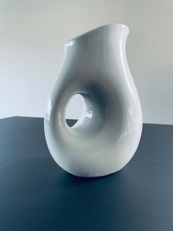 Image 1 of Caraffa dal design moderno in ceramica bianca