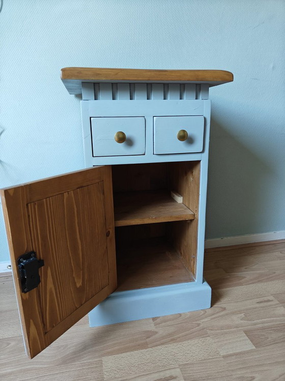 Meuble vintage gris béton – Table de chevet / Meuble d'appoint – Tables de nuit, Wood (photo 5 of 6)