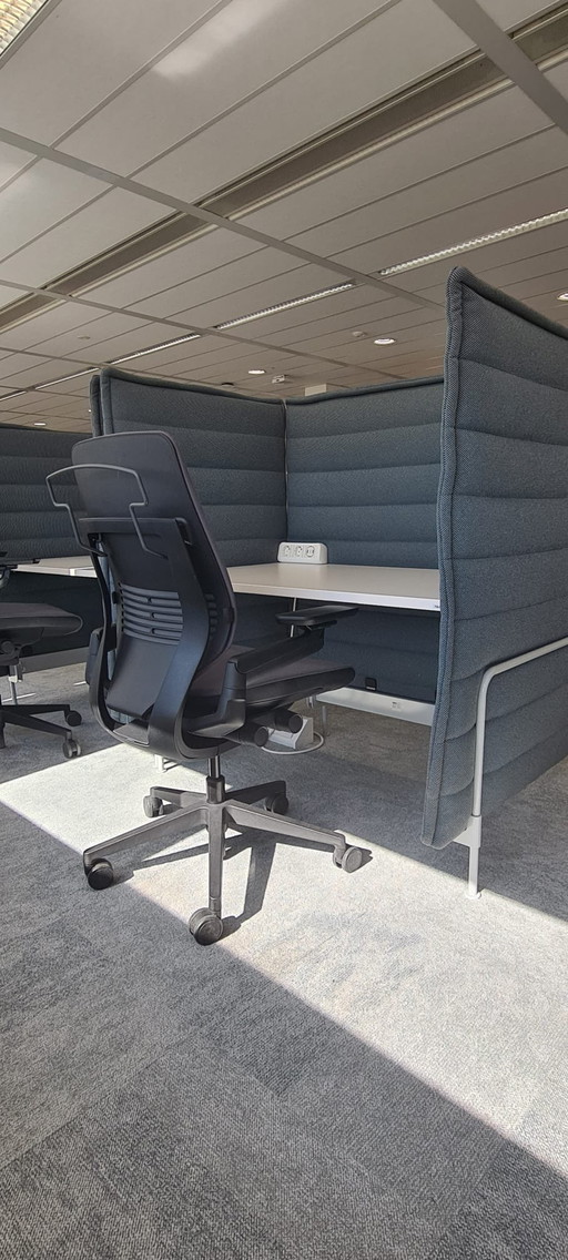 Vitra Alcove Plus Desk