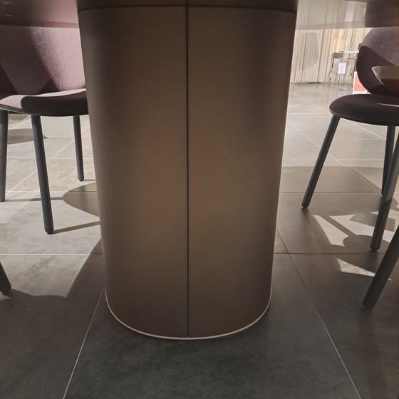 Image 1 of Krisalia Holo Pillar dining table