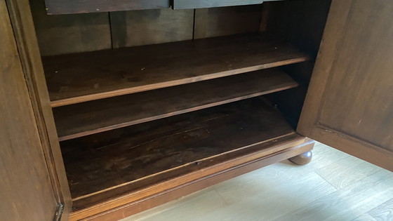 Image 1 of Magnifique armoire antique élégante avec beaucoup d'espace de rangement et 3 tiroirs