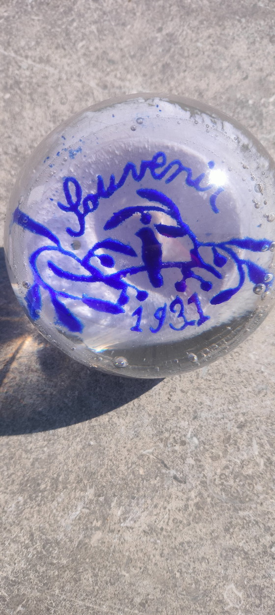 Image 1 of Presse-papier provenant de France, offert en cadeau de mariage en 1931.