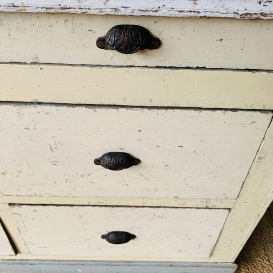 Image 1 of Dressoir / Ambachtelijk meubilair