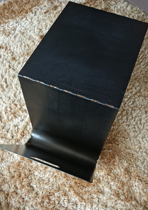 Table d'appoint et porte-revues en métal vintage