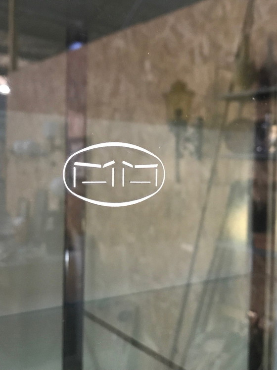 Image 1 of Vitrine médicale vintage années 70