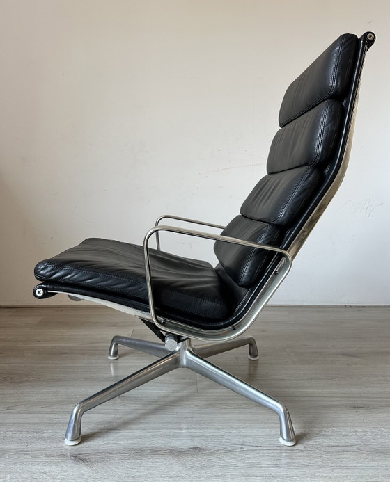 Herman Miller Soft Pad EA 222 – Sillones, Leather, Modern (photo 4 of 9)