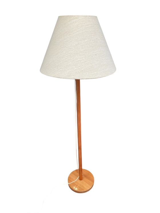 Image 1 of Vurenhouten vloerlamp jaren 70, Lys Denemarken 