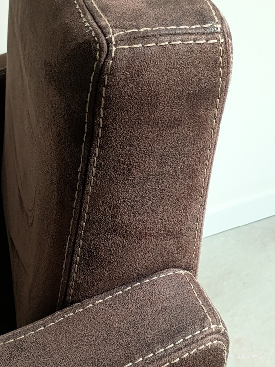 Timeless Couches – Textile, Wood (photo 10 of 13)