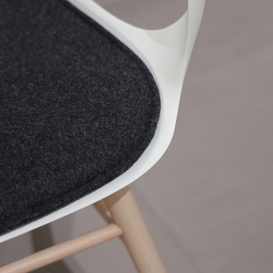 Image 1 of Kristalia Elefant Esszimmerstuhl (6er-Set)