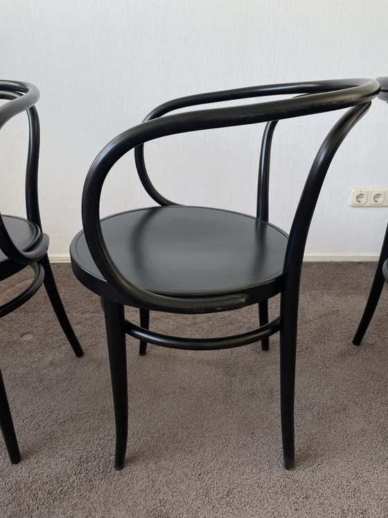 Image 1 of 4 Thonet 209 chairs