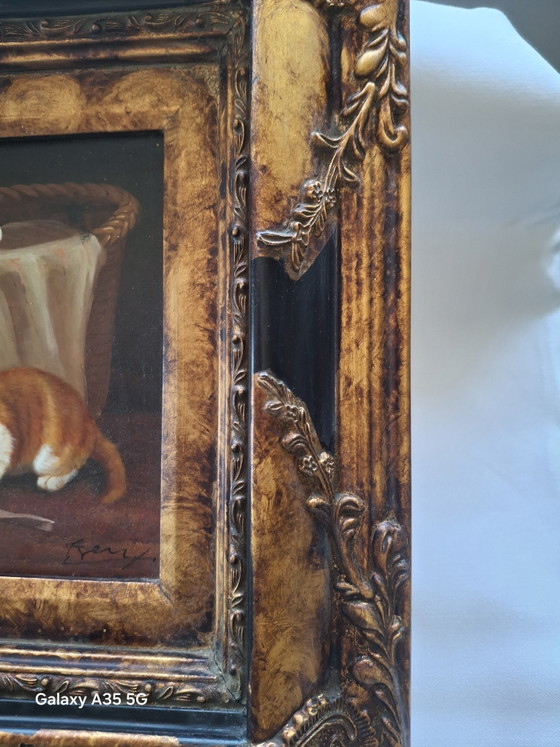 Image 1 of Antiek olieverfschilderij "Drie kittens in een mandje", olieverf op hout, gesigneerd Frey, sierlijke lijst.
