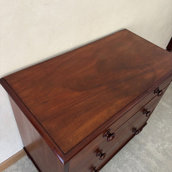 Image 1 of Commode anglaise en acajou