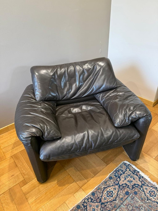 Par de sillones Maralunga de Cassina - Diseñados por Vico Magistretti en piel negra – fauteuils, Leather