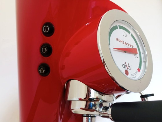 Image 1 of Máquina de café espresso Bugatti Diva roja diseñada por Andreas Seegatz