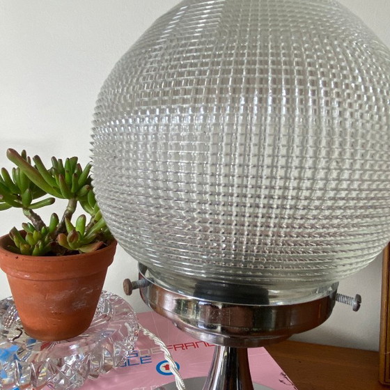 Image 1 of Lampada a globo vintage in vetro stile Holophane e metallo cromato