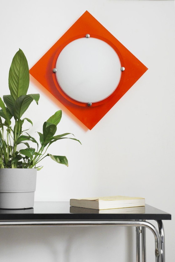 Image 1 of Rode wandlamp in mid-century stijl, gemaakt van acryl en mat glas, met een geometrische vormgeving uit de jaren 70.