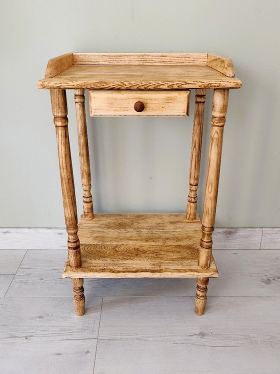 Image 1 of Tavolino laterale in legno massello