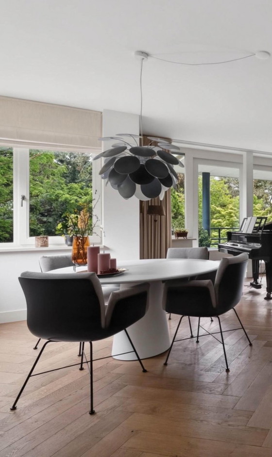 Design COR Conic Dining Table with Alvo Chairs – Dining set, Metal, Plastic (photo 22 of 22)