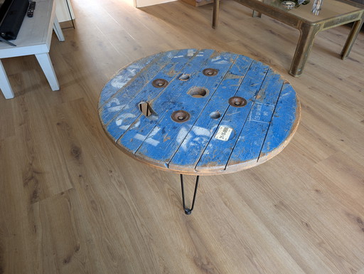 Oude scheepshaspel omgetoverd tot salontafel