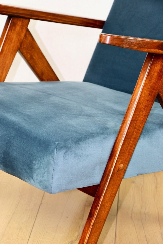 Image 1 of B-310 VAR fauteuil in zeeblauw fluweel. 2 stuks beschikbaar.
