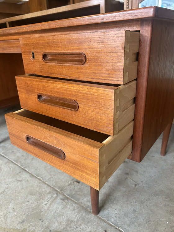 Image 1 of Skandinavischer Teak-Schreibtisch
