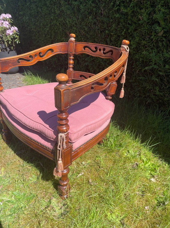 Image 1 of Fauteuil Giorgetti vintage sculpté à la main