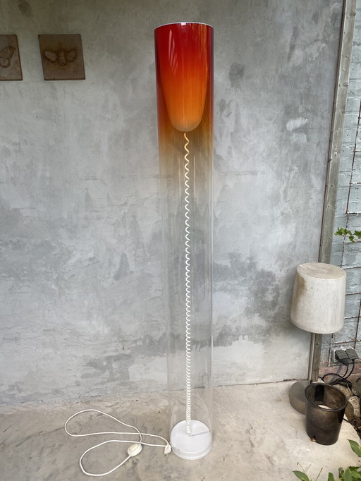 Lampada da terra Kartell toobe arancione ferruccio laviani