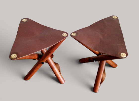 Coppia di sgabelli pieghevoli in teak massello e pelle marrone - stile safari chic – Leather, Wood (photo 6 of 15)
