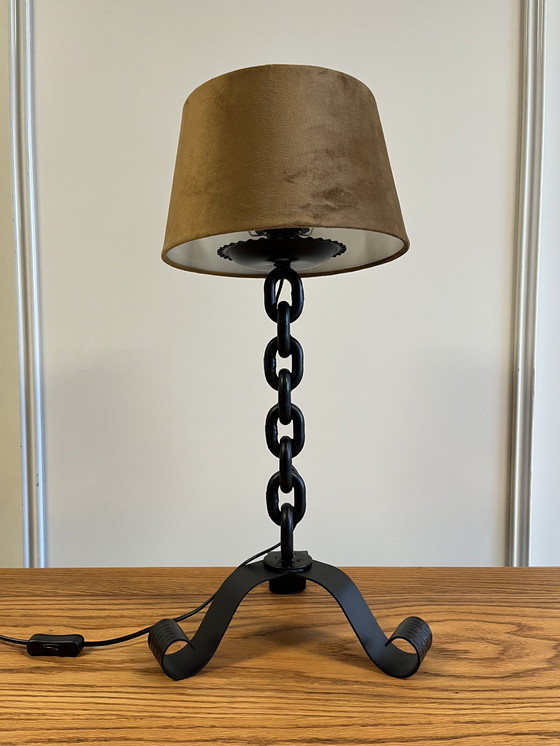 Image 1 of Grote Vintage Brutalist Smeedijzeren Tafellamp