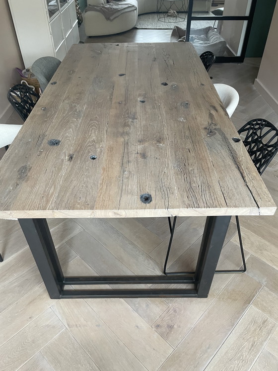Image 1 of Tafel eikenhouten wagonplanken met stalen poten