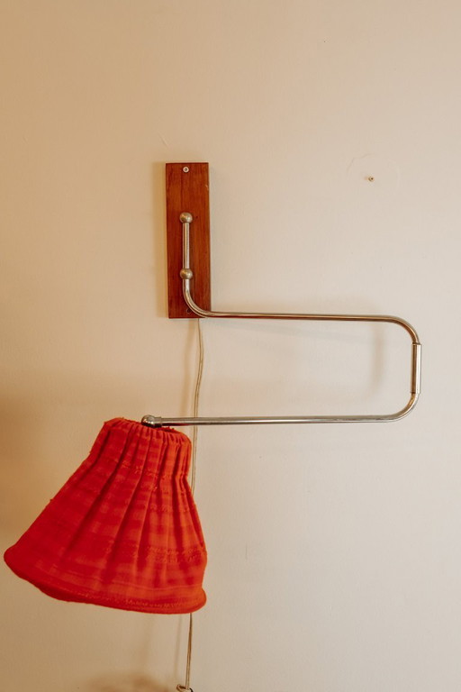 Vintage Mid-Century zwenk-arm wandlamp – Teakhout & chroom