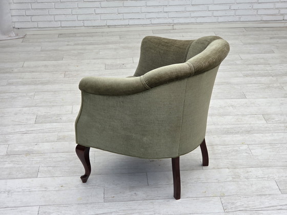 Image 1 of Fauteuil danois des années 60, velours vert, pieds en hêtre.