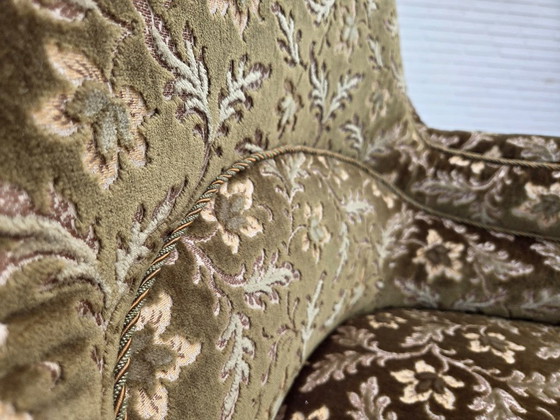 Image 1 of Poltrona danese, anni '50, rivestimento in velluto verde, gambe in legno di frassino.