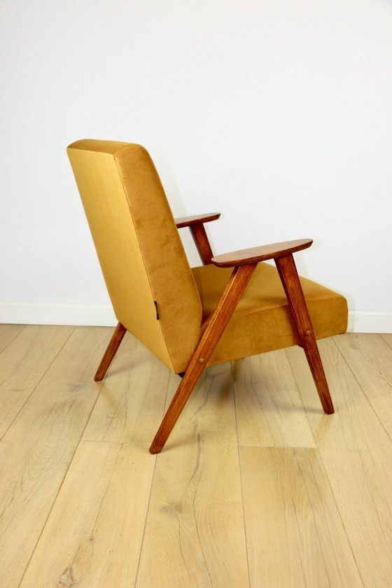 Classic Vintage Golden Velvet Armchair Jade - Like Chierowski Model - 2 Pieces Available – Axel Concept, Wood (photo 6 of 11)