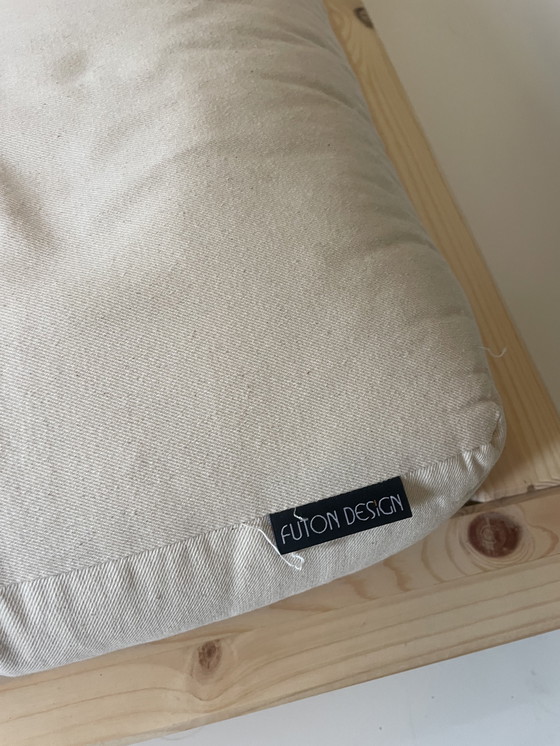 Image 1 of Japans bed