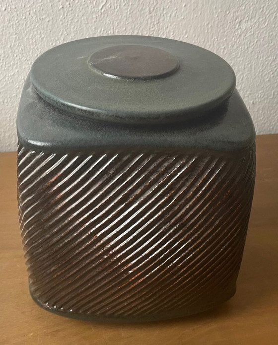 Image 1 of Vaso con coperchio, gres, Martin Goedersmann