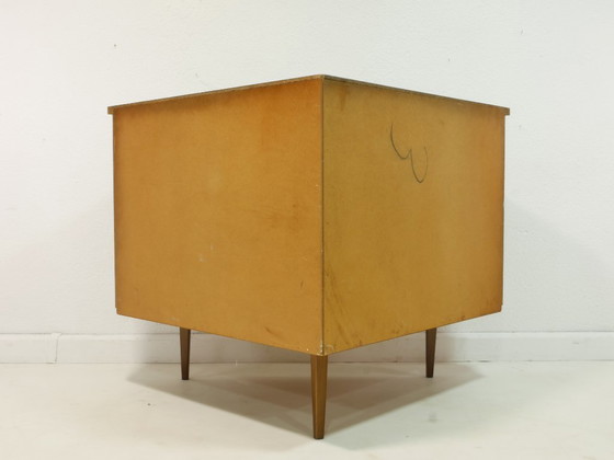 Image 1 of Vintage hoekkast / tv-meubel, walnootfineer, jaren 60, Mid Century, Duitsland