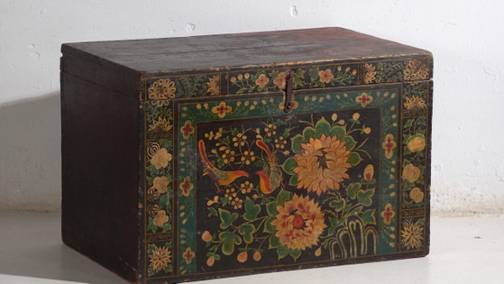 Antique painted Chinese trunk in pine wood – China, circa 1900 – Storage cabinet (photo 3 of 40)