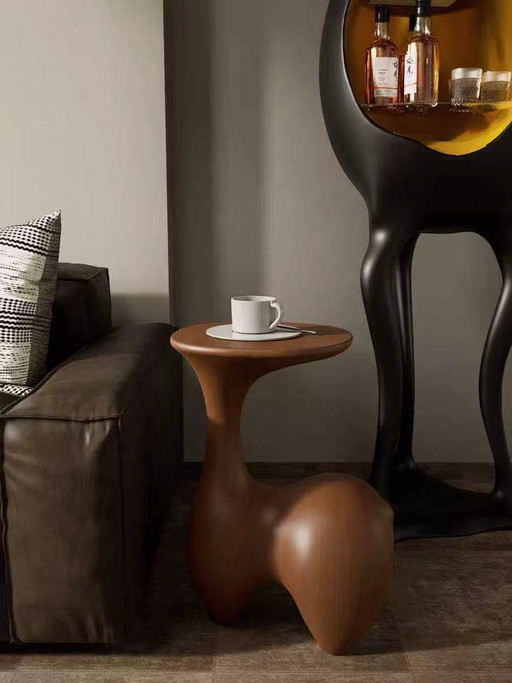 Sculptural Side Table "Animal" – Organic & Poetic Design

