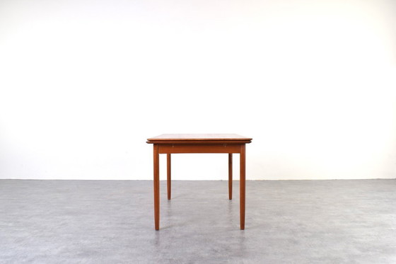 Image 1 of Table de salle à manger extensible en teck danois, style milieu du XXe siècle, années 1960.