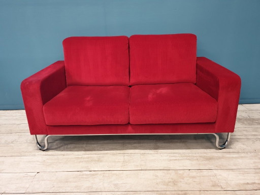 Canapé Gispen 2,5 places, tissu velours côtelé Manchester rouge