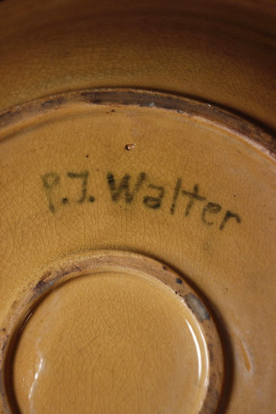Image 1 of Prosper Joseph Walter in Soufflenheim - Grote schaal met bloemversiering, circa 1930