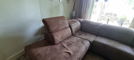 Image 1 of Montel Moved hoekbank met relax functies - choco kleur