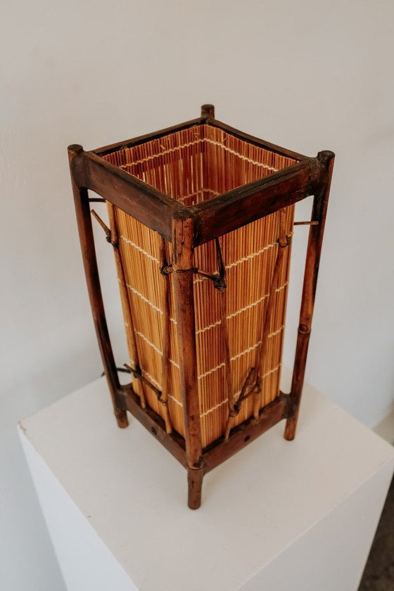 Vintage bamboo table lamp with reed panels, 1960s – Rattan, Wood (photo 3 of 9)