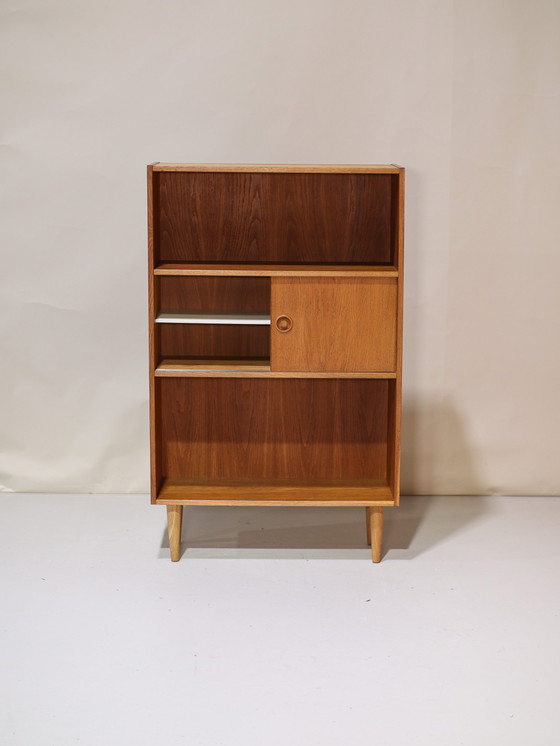 Image 1 of Bibliothèque à portes en chêne vintage danois
