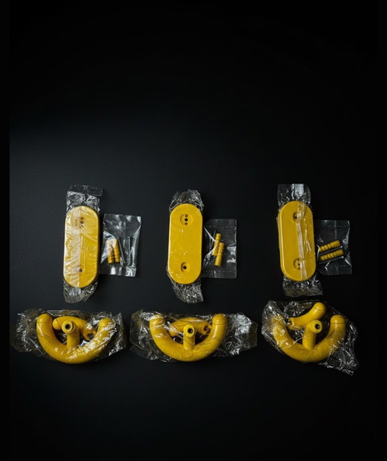 Image 1 of Appendiabiti/gancio Arco di Luigi Caramella per con&con Italia, anni '70