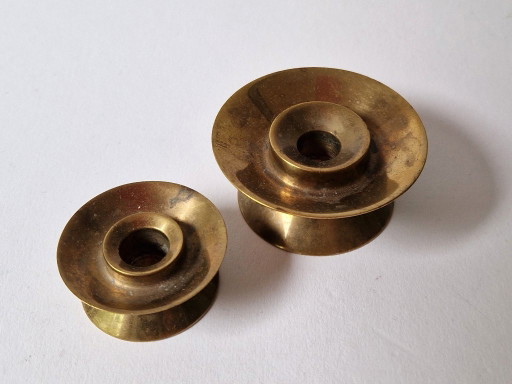 Studio W Sweden - Zwei handgefertigte Bronze Kerzenhalter - Gemarkt - 70er – kandelaars en kaarsen (photo 2 of 5)