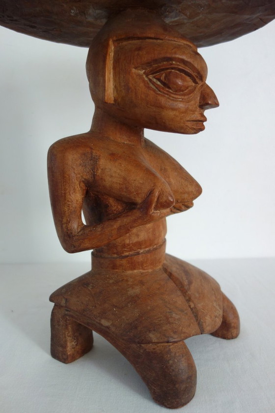 Image 1 of Sgabello da donna Luba intagliato in stile africano d'epoca