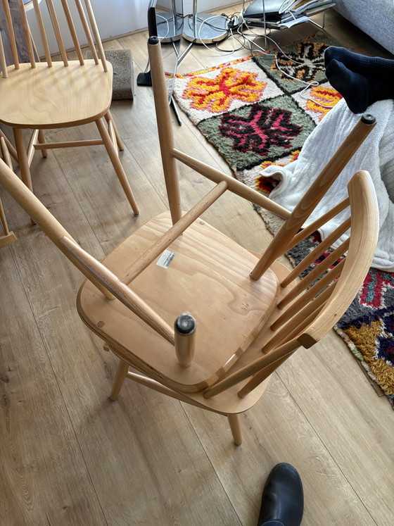 Image 1 of 5 chaises à fuseaux en bois de style Windsor Ercol